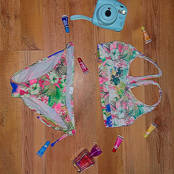 Other - ❗️complete bikini set❗️